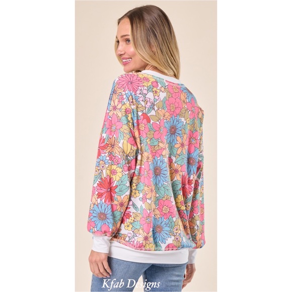 ❤️LAST 1! V Neck Floral Print Sweatshirt w/Contrast Neckline, Cuffs, and Band! - Picture 8 of 9